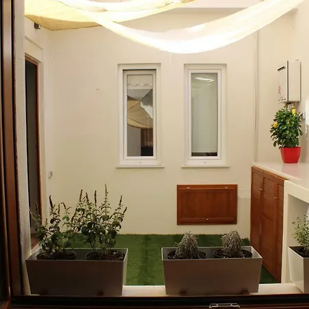 Affitacamere Jil 게스트하우스 Sìnnai